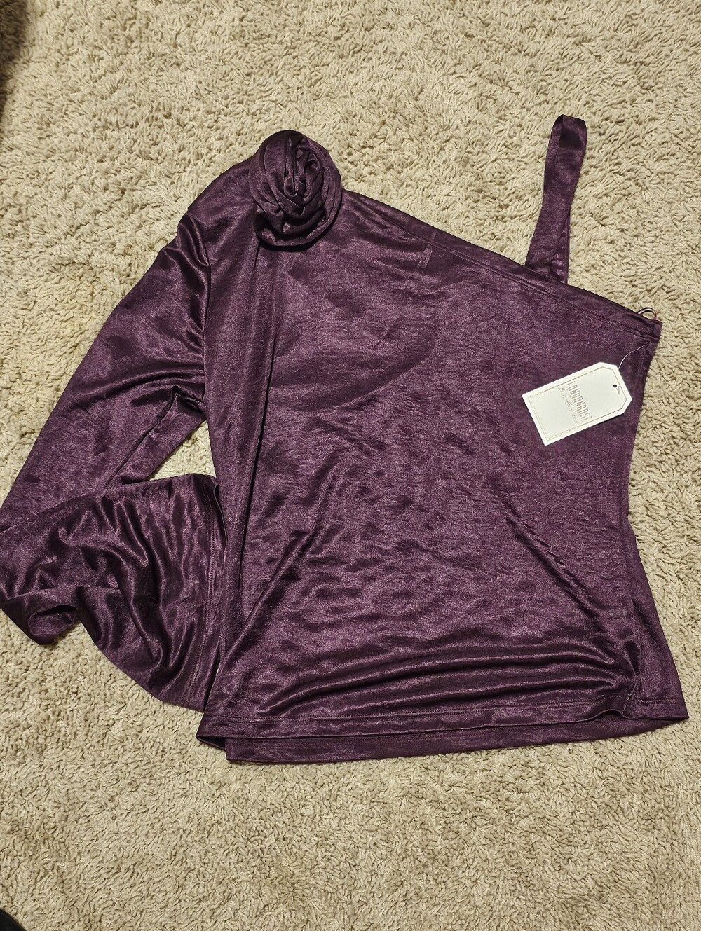NWT London Rose‎ Size L Asymmetrical Long Flair Sleeve Rose Detail Purple Top